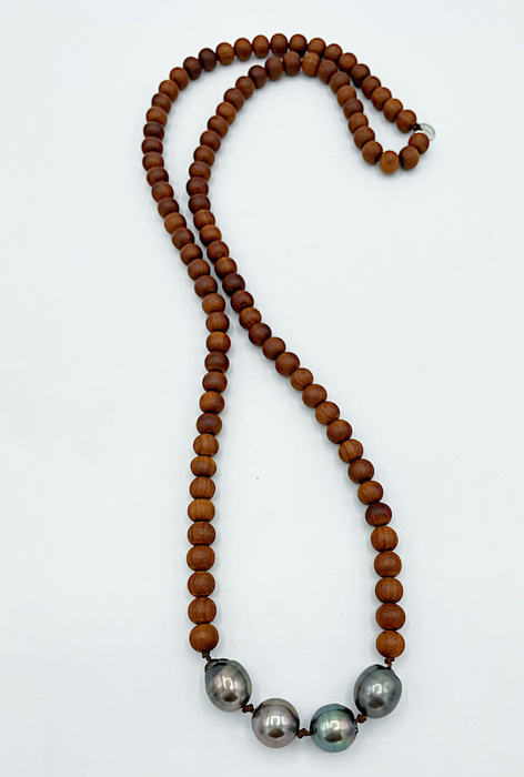 Four Miracles - Tahitian pearls and sandalwood