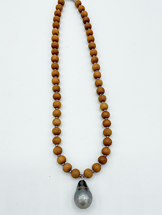 Special One - Tahitian pearl and Sandalwood